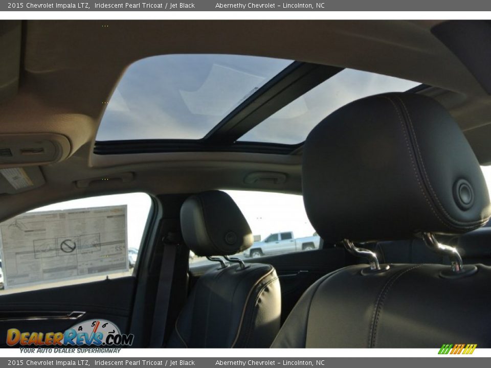 2015 Chevrolet Impala LTZ Iridescent Pearl Tricoat / Jet Black Photo #8