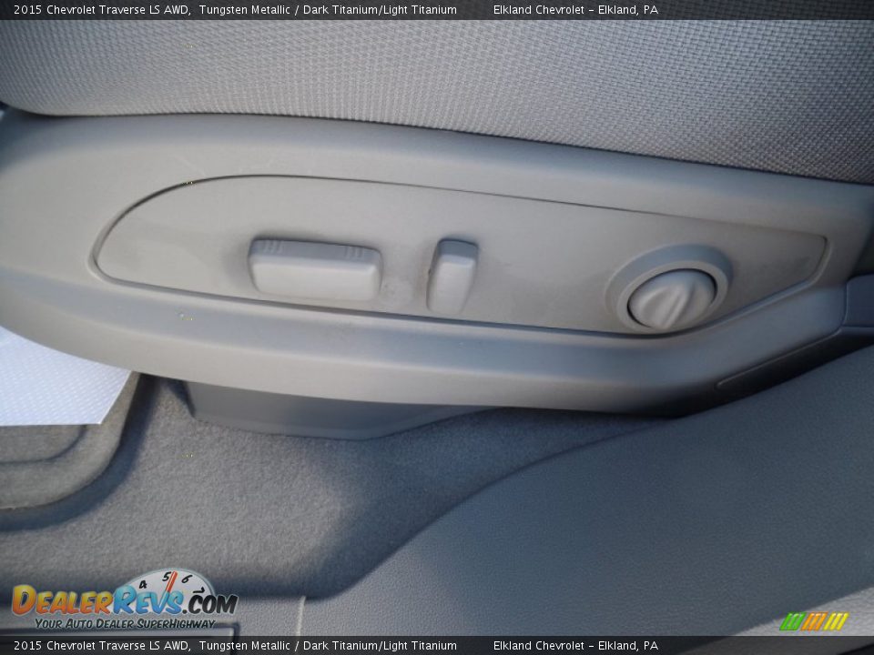 2015 Chevrolet Traverse LS AWD Tungsten Metallic / Dark Titanium/Light Titanium Photo #33