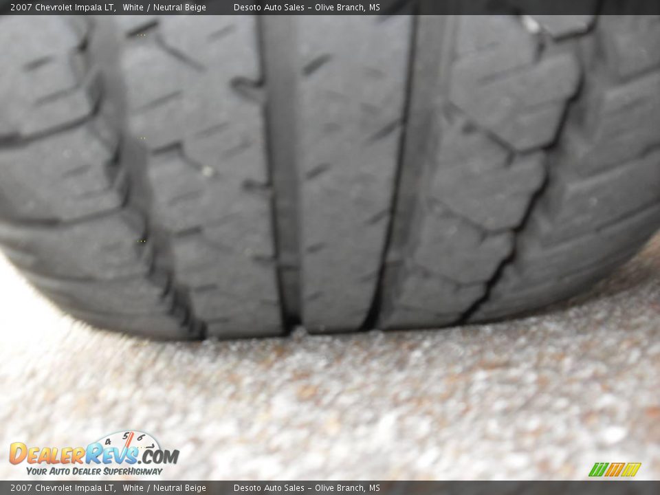 2007 Chevrolet Impala LT White / Neutral Beige Photo #17