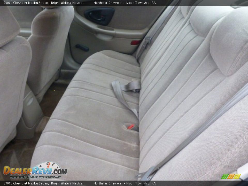 2001 Chevrolet Malibu Sedan Bright White / Neutral Photo #9
