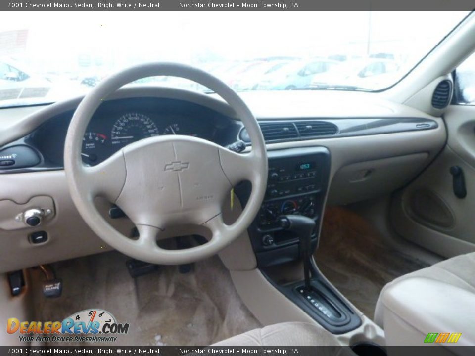 2001 Chevrolet Malibu Sedan Bright White / Neutral Photo #10