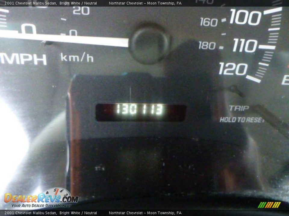 2001 Chevrolet Malibu Sedan Bright White / Neutral Photo #14