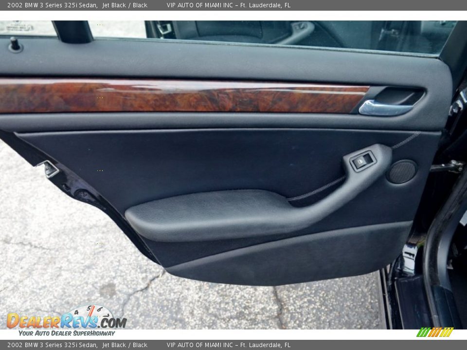 Door Panel of 2002 BMW 3 Series 325i Sedan Photo #16