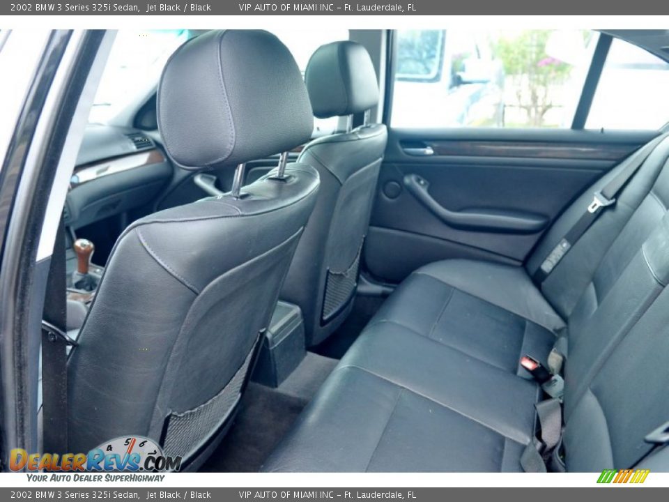Rear Seat of 2002 BMW 3 Series 325i Sedan Photo #17