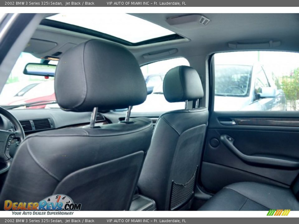 2002 BMW 3 Series 325i Sedan Jet Black / Black Photo #19