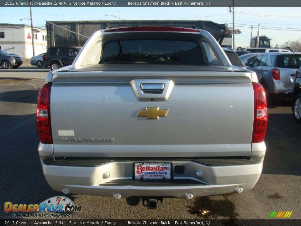 2013 Chevrolet Avalanche LS 4x4 Silver Ice Metallic / Ebony Photo #5