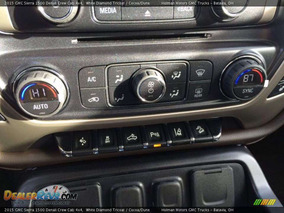 2015 GMC Sierra 1500 Denali Crew Cab 4x4 White Diamond Tricoat / Cocoa/Dune Photo #11