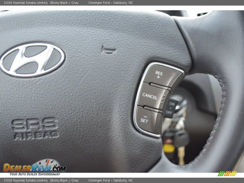 Controls of 2009 Hyundai Sonata Limited Photo #23