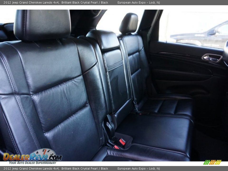 2012 Jeep Grand Cherokee Laredo 4x4 Brilliant Black Crystal Pearl / Black Photo #10