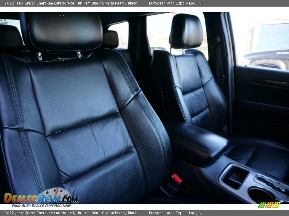 2012 Jeep Grand Cherokee Laredo 4x4 Brilliant Black Crystal Pearl / Black Photo #12