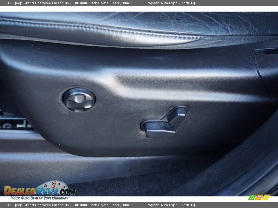 2012 Jeep Grand Cherokee Laredo 4x4 Brilliant Black Crystal Pearl / Black Photo #21