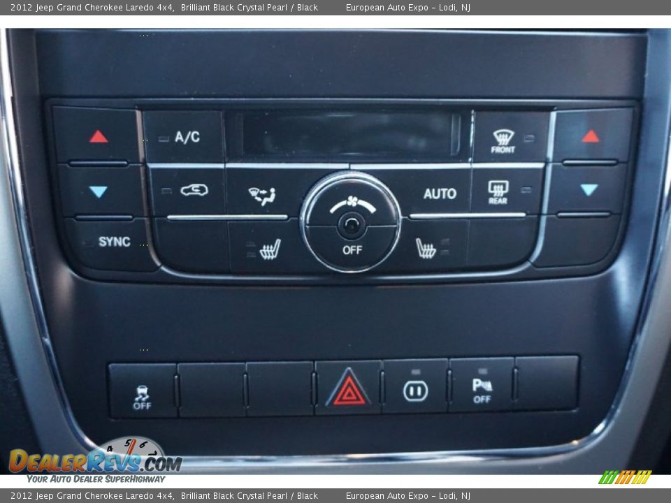 2012 Jeep Grand Cherokee Laredo 4x4 Brilliant Black Crystal Pearl / Black Photo #25