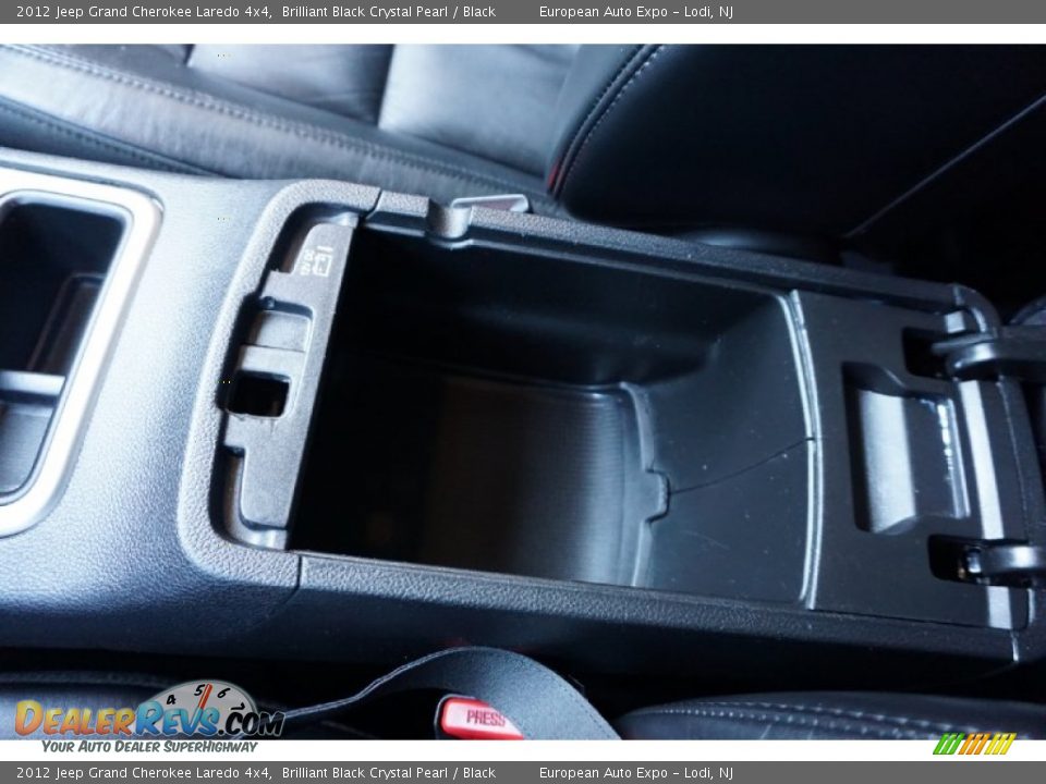 2012 Jeep Grand Cherokee Laredo 4x4 Brilliant Black Crystal Pearl / Black Photo #30