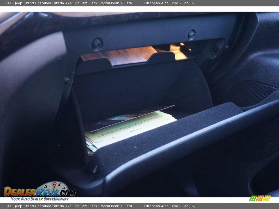 2012 Jeep Grand Cherokee Laredo 4x4 Brilliant Black Crystal Pearl / Black Photo #31