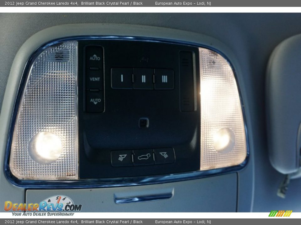 2012 Jeep Grand Cherokee Laredo 4x4 Brilliant Black Crystal Pearl / Black Photo #33