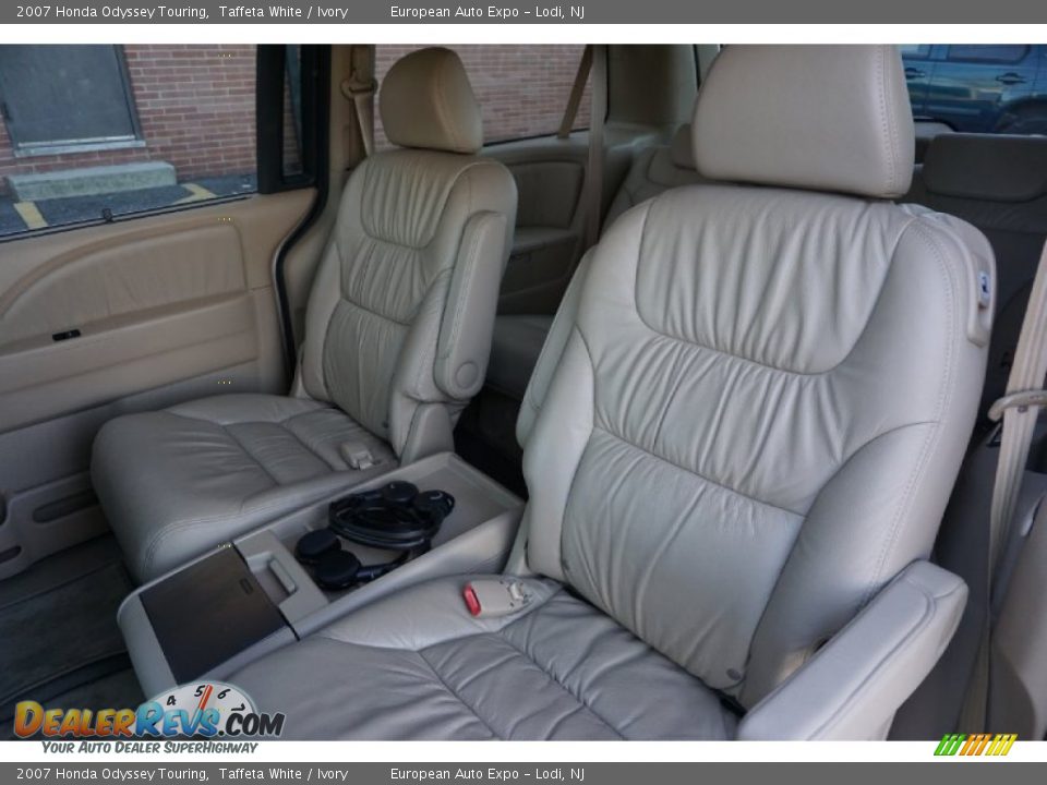 2007 Honda Odyssey Touring Taffeta White / Ivory Photo #8