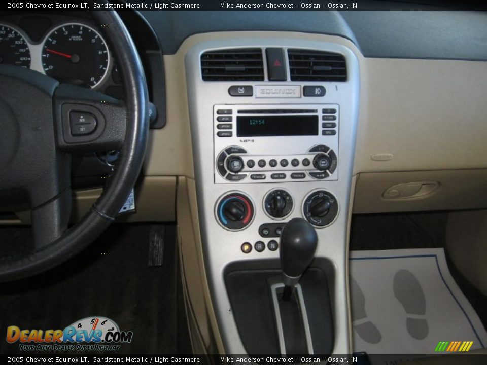 2005 Chevrolet Equinox LT Sandstone Metallic / Light Cashmere Photo #5
