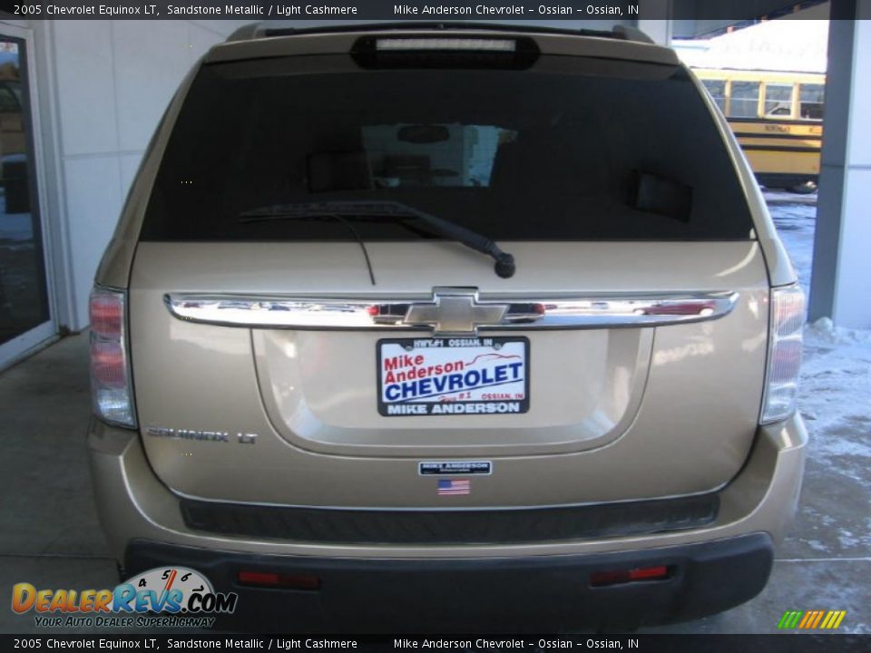 2005 Chevrolet Equinox LT Sandstone Metallic / Light Cashmere Photo #17