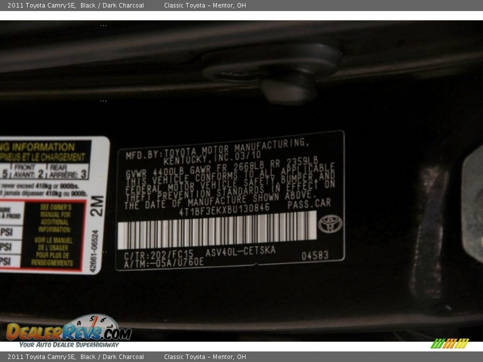 2011 Toyota Camry SE Black / Dark Charcoal Photo #16