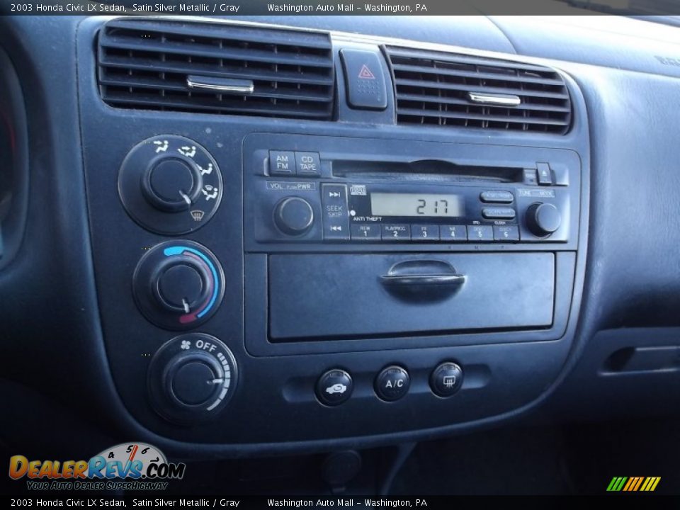 2003 Honda Civic LX Sedan Satin Silver Metallic / Gray Photo #14