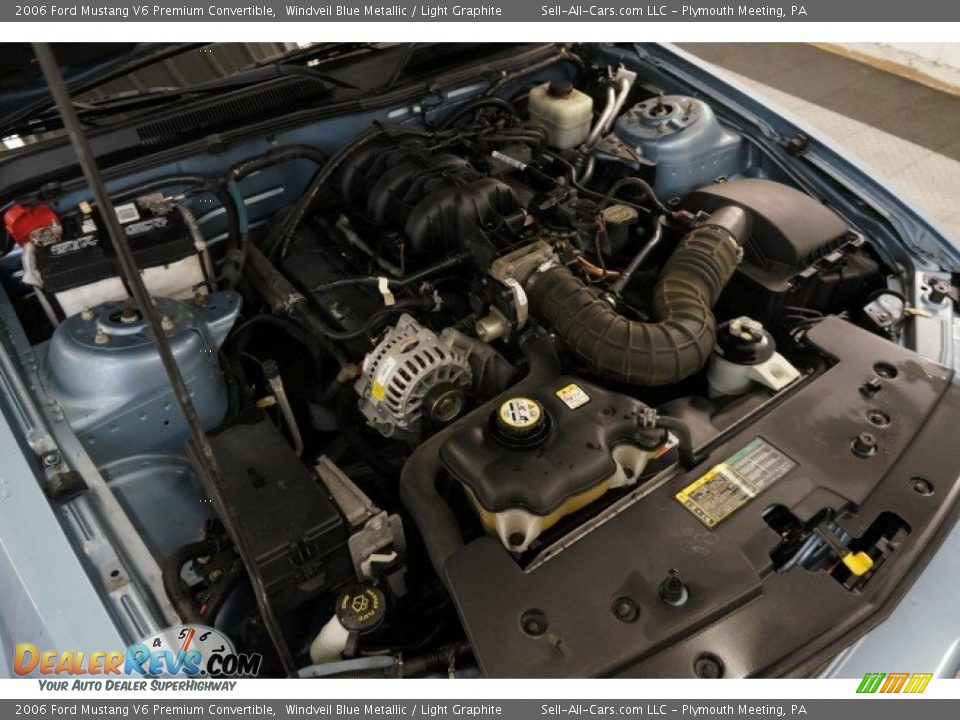 2006 Ford Mustang V6 Premium Convertible Windveil Blue Metallic / Light Graphite Photo #35
