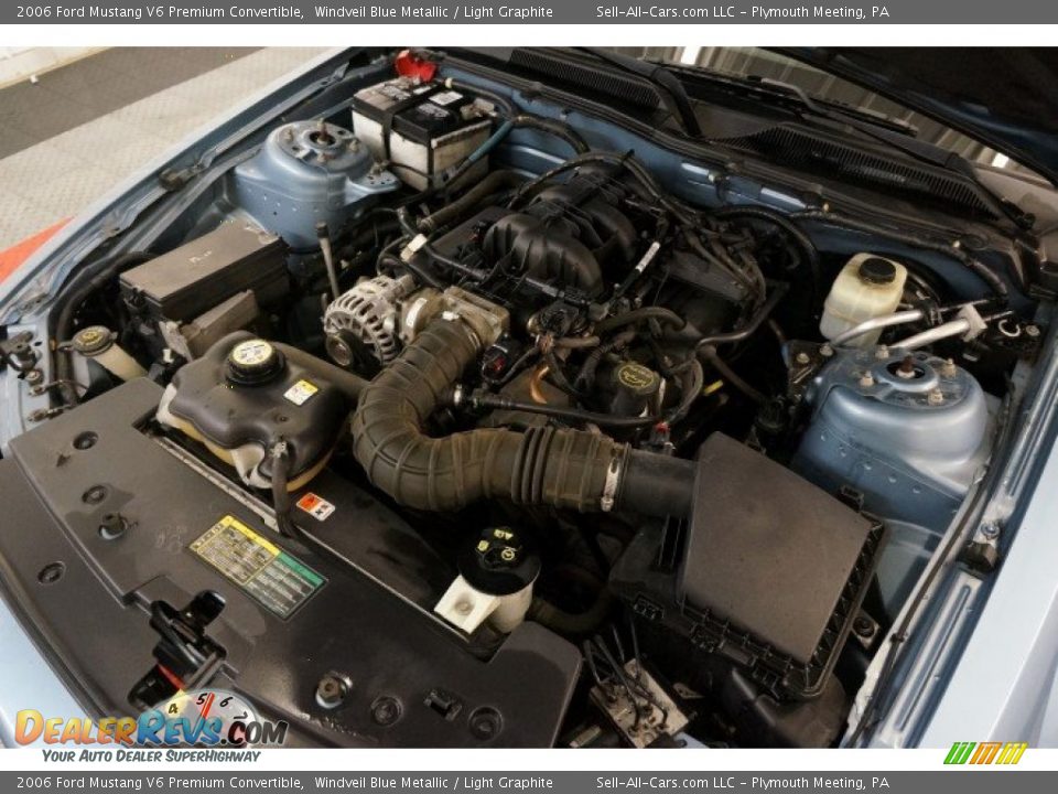 2006 Ford Mustang V6 Premium Convertible Windveil Blue Metallic / Light Graphite Photo #36