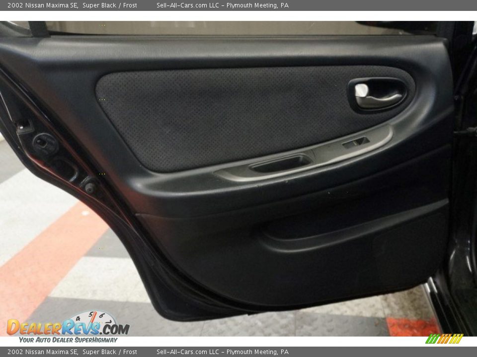 2002 Nissan Maxima SE Super Black / Frost Photo #15