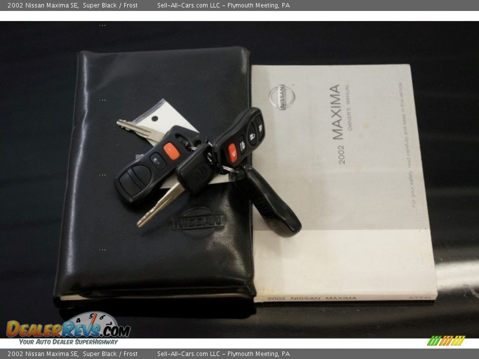 2002 Nissan Maxima SE Super Black / Frost Photo #30