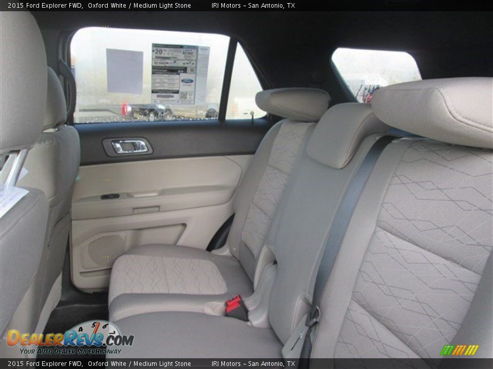 2015 Ford Explorer FWD Oxford White / Medium Light Stone Photo #15