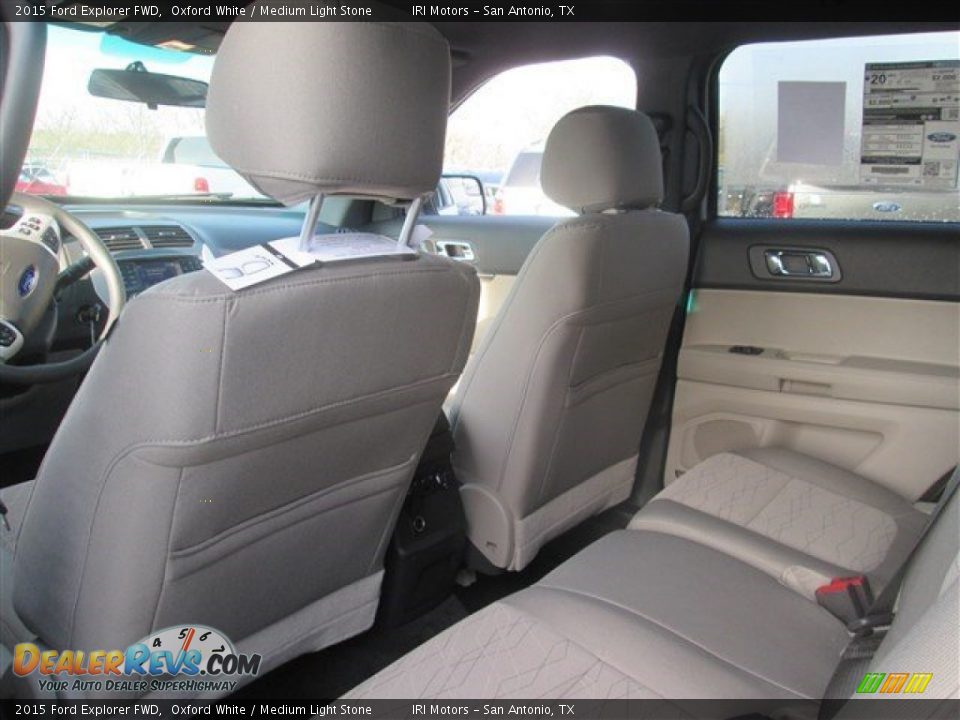 2015 Ford Explorer FWD Oxford White / Medium Light Stone Photo #17