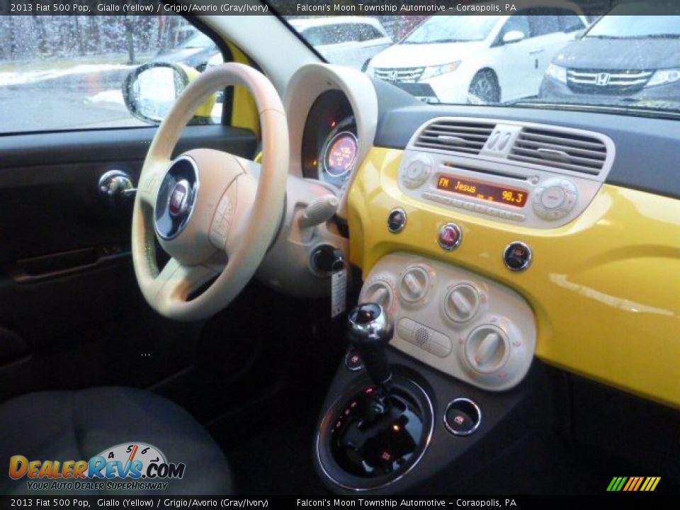 2013 Fiat 500 Pop Giallo (Yellow) / Grigio/Avorio (Gray/Ivory) Photo #9