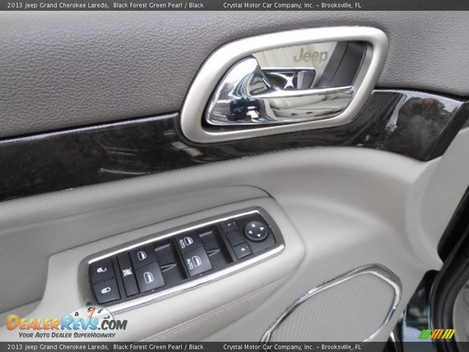 2013 Jeep Grand Cherokee Laredo Black Forest Green Pearl / Black Photo #18