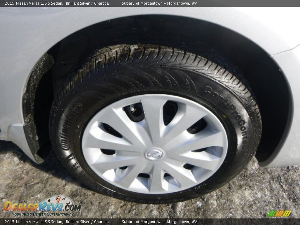 2015 Nissan Versa 1.6 S Sedan Brilliant Silver / Charcoal Photo #9
