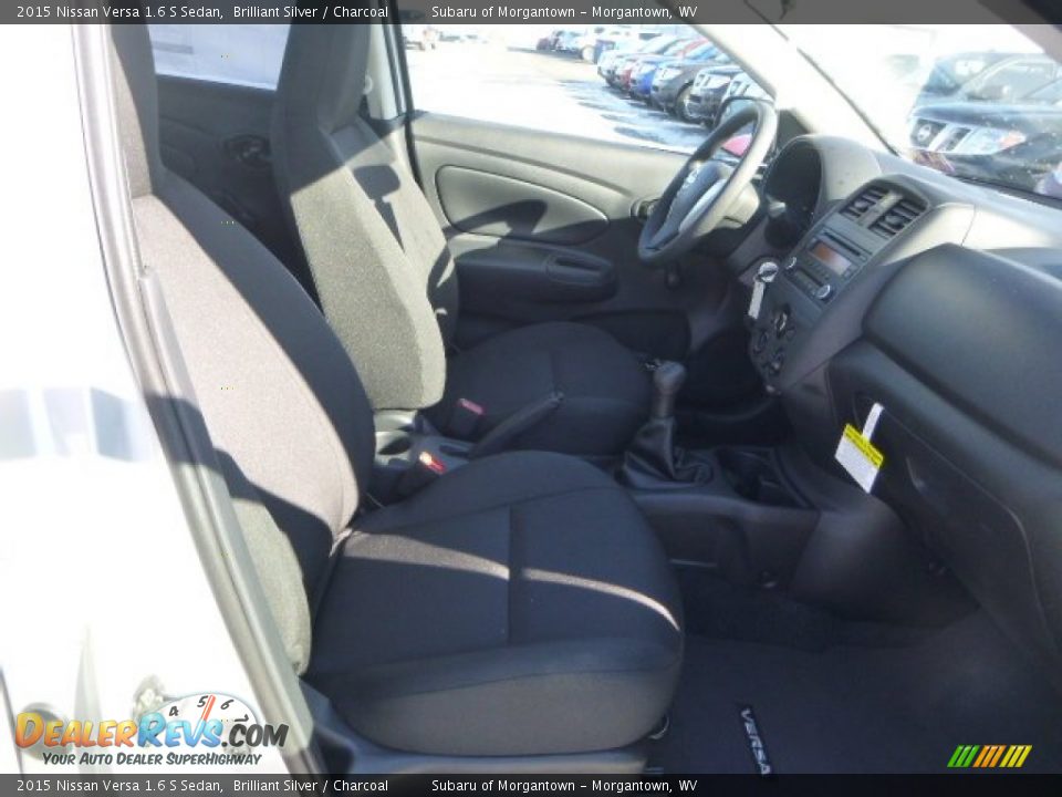 2015 Nissan Versa 1.6 S Sedan Brilliant Silver / Charcoal Photo #10
