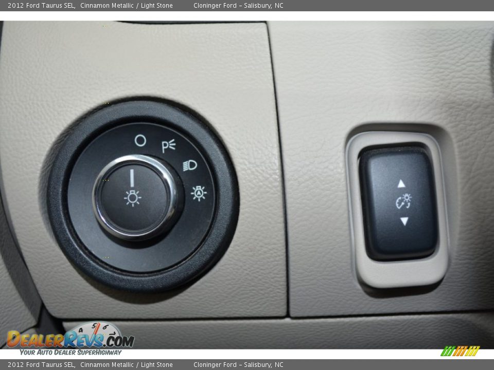 2012 Ford Taurus SEL Cinnamon Metallic / Light Stone Photo #24