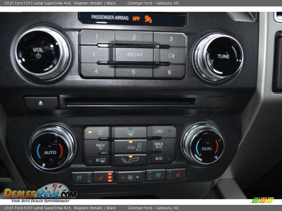 Controls of 2015 Ford F150 Lariat SuperCrew 4x4 Photo #21