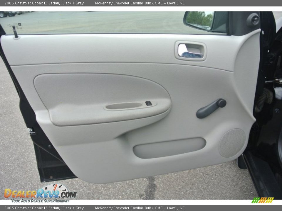 2006 Chevrolet Cobalt LS Sedan Black / Gray Photo #7