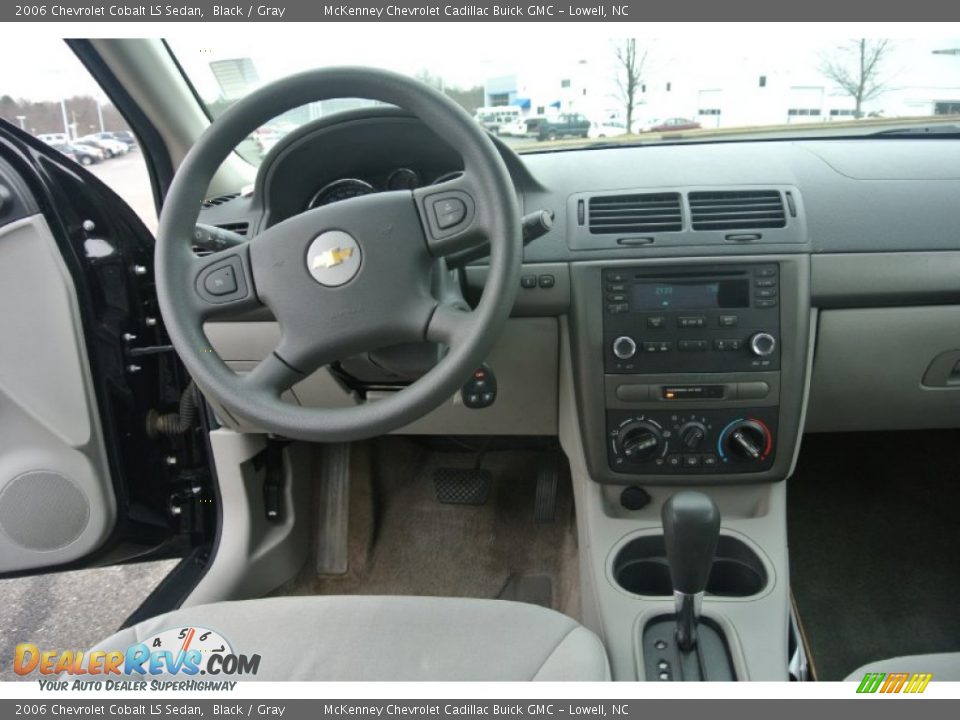 2006 Chevrolet Cobalt LS Sedan Black / Gray Photo #13
