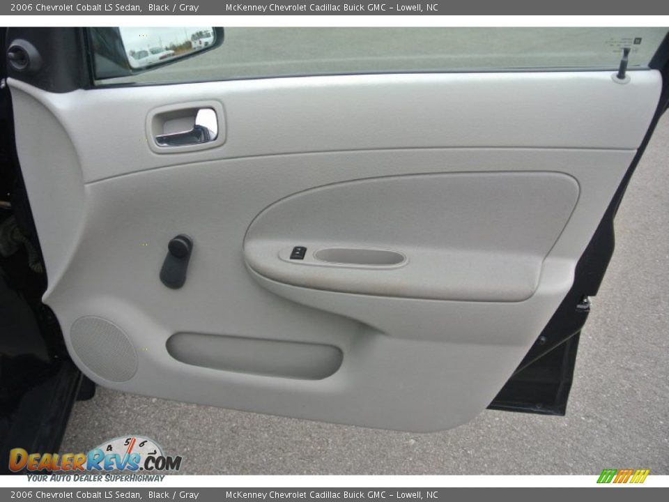 2006 Chevrolet Cobalt LS Sedan Black / Gray Photo #16