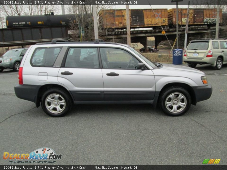 2004 Subaru Forester 2.5 X Platinum Silver Metallic / Gray Photo #5