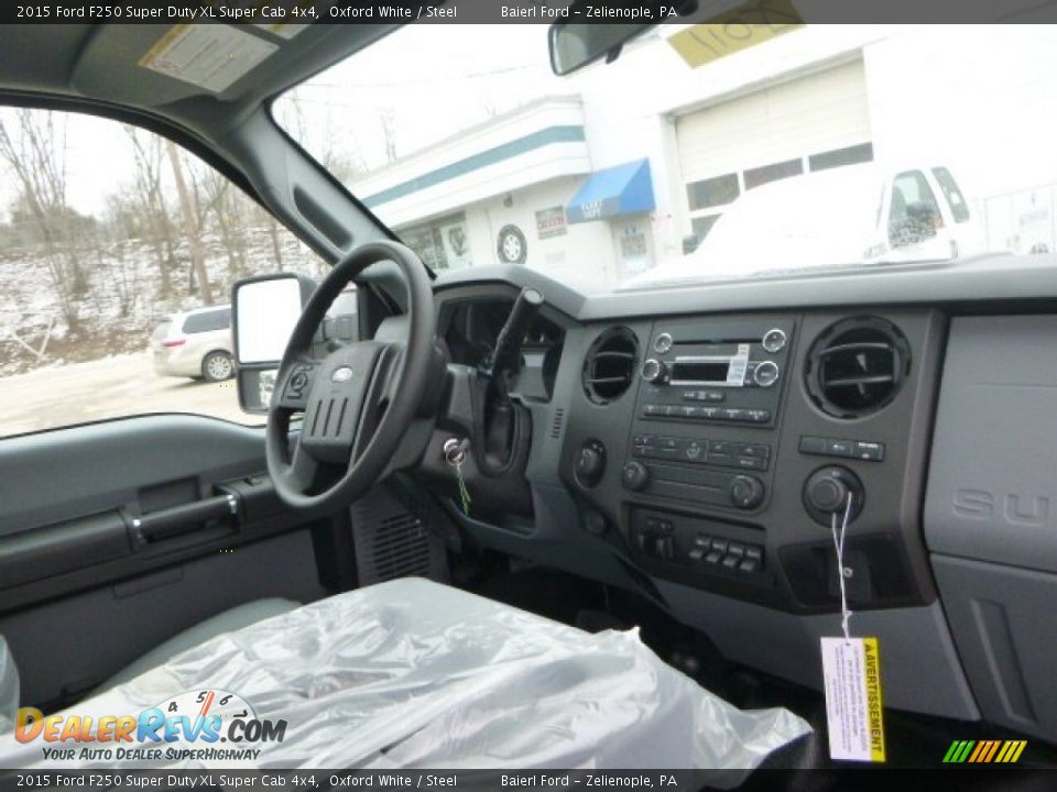2015 Ford F250 Super Duty XL Super Cab 4x4 Oxford White / Steel Photo #11