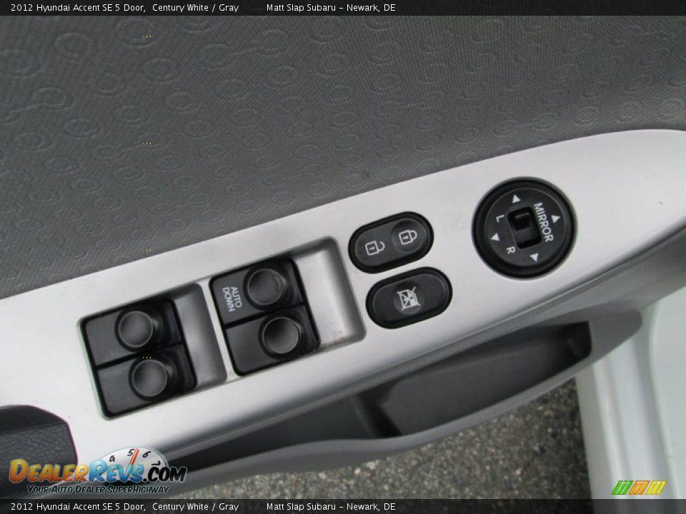2012 Hyundai Accent SE 5 Door Century White / Gray Photo #13