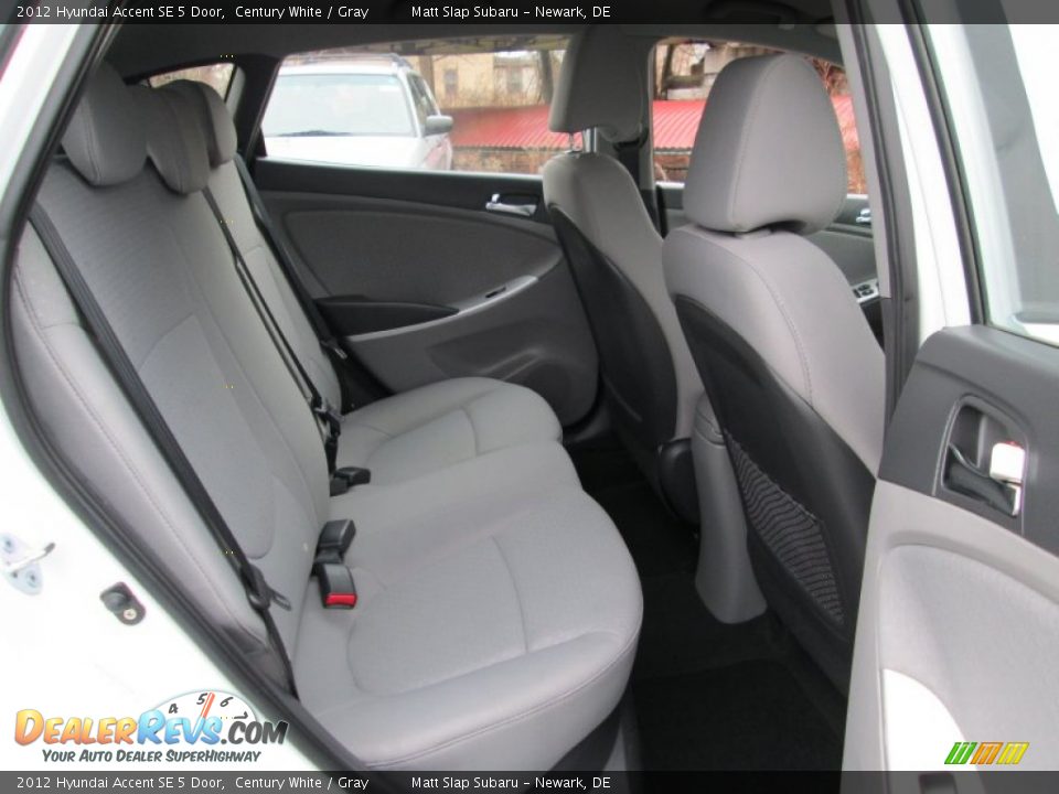 2012 Hyundai Accent SE 5 Door Century White / Gray Photo #18