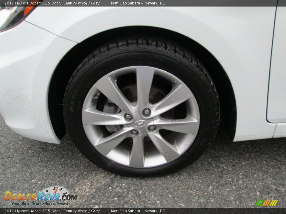 2012 Hyundai Accent SE 5 Door Century White / Gray Photo #21