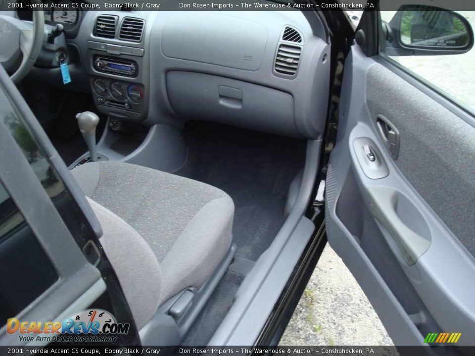 2001 Hyundai Accent GS Coupe Ebony Black / Gray Photo #14