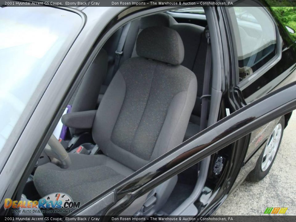 2001 Hyundai Accent GS Coupe Ebony Black / Gray Photo #26