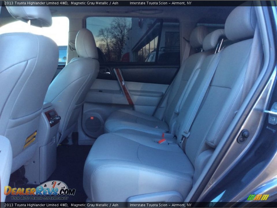 2013 Toyota Highlander Limited 4WD Magnetic Gray Metallic / Ash Photo #17