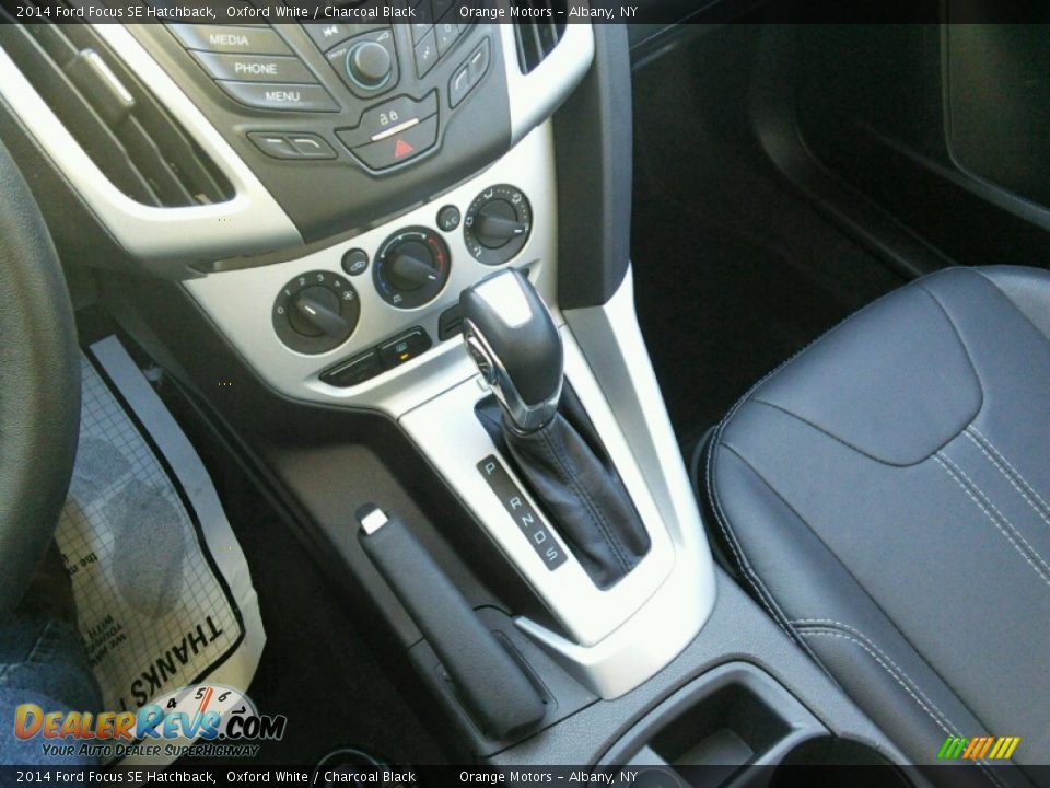 2014 Ford Focus SE Hatchback Oxford White / Charcoal Black Photo #11