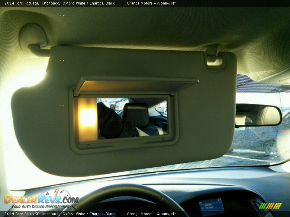 2014 Ford Focus SE Hatchback Oxford White / Charcoal Black Photo #15