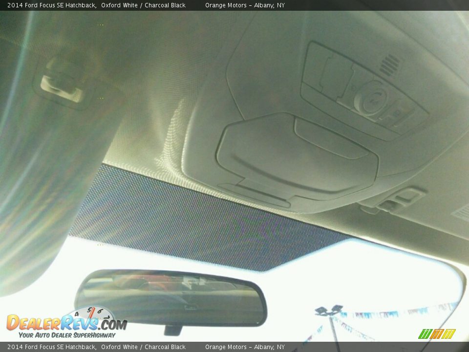 2014 Ford Focus SE Hatchback Oxford White / Charcoal Black Photo #16